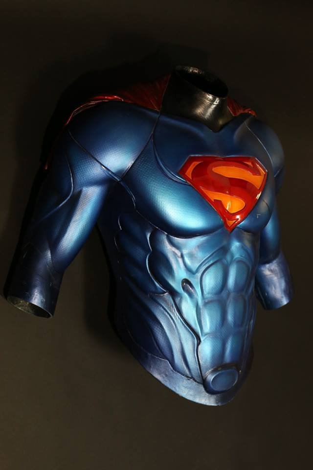 Foto de Henry Cavill com uniforme diferente para o filme Superman: Flyby -  NerdBunker