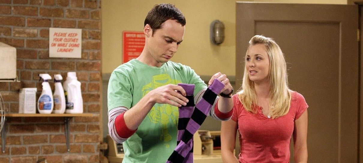 Fãs de The Big Bang Theory relembram cena icônica sempre que encontram Kaley Cuoco